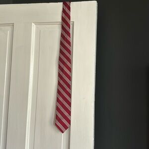 Brooks Brothers red tie